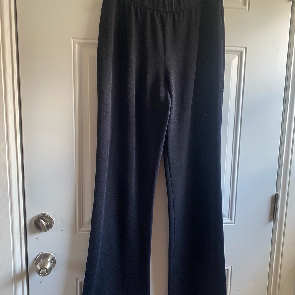 Elegant Black Women's Pants - Picture 3 of 13